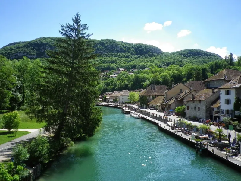 Vue depuis la passerelle de Chanaz