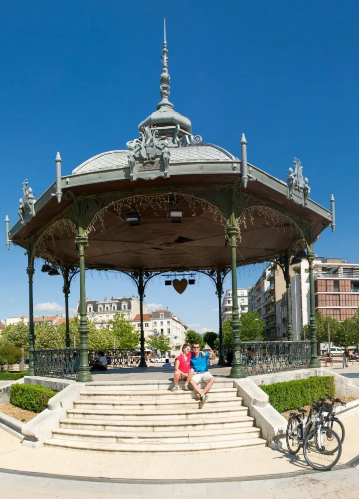Valence et le kiosque Peynet