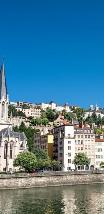 La ville de Lyon bordant le Rhône