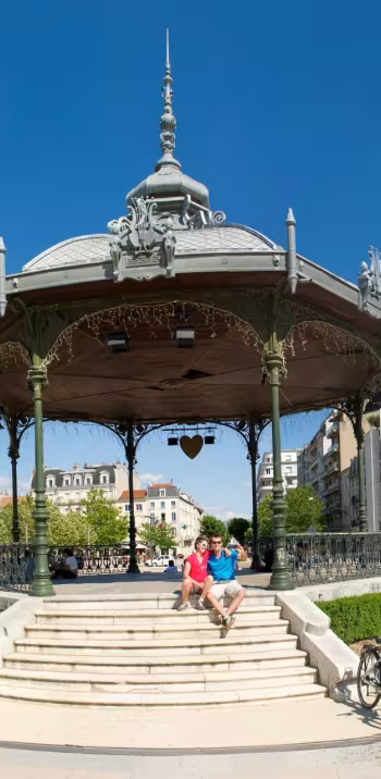 Valence et le kiosque Peynet