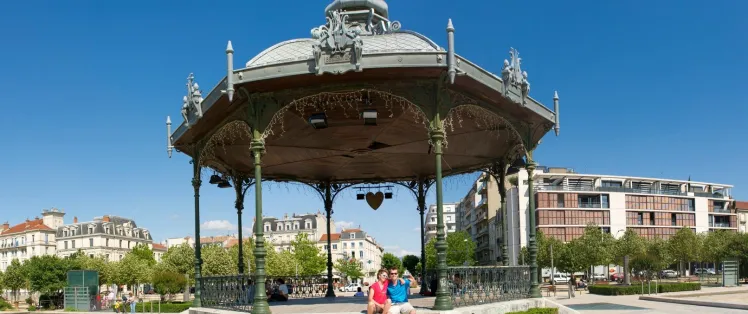 Valence et le kiosque Peynet