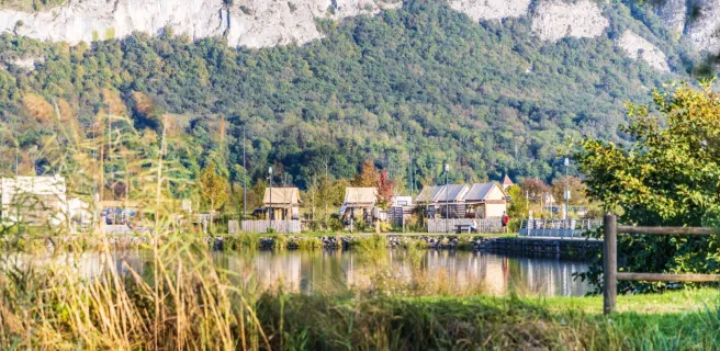 "Les Lodges de la Viarhôna": the tent-lodges