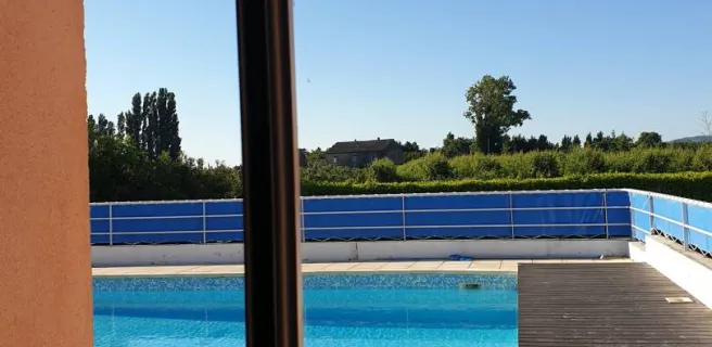 Vue sur la piscine