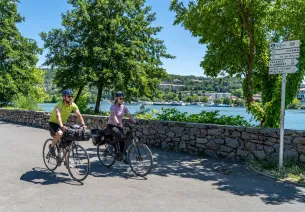 Cyclists in Condrieu