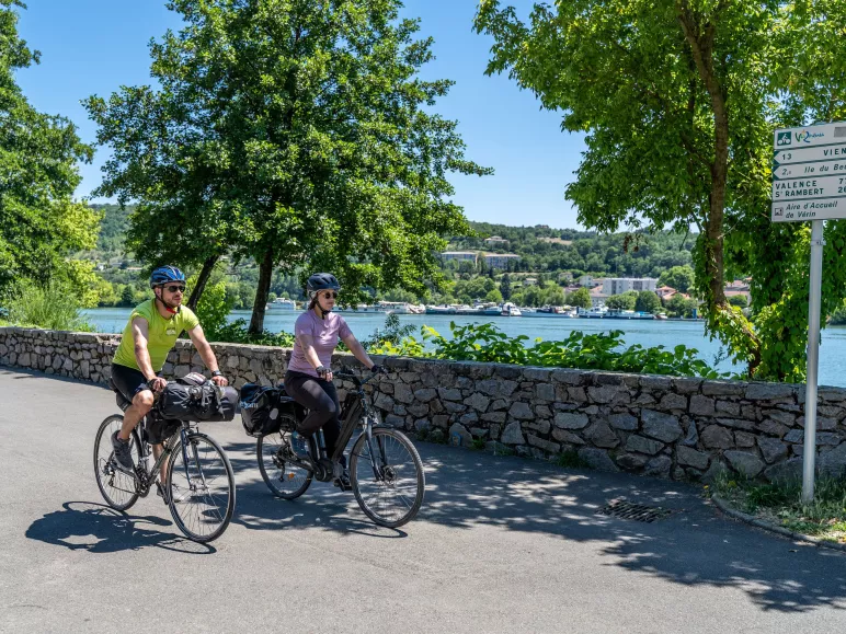 Cyclists in Condrieu