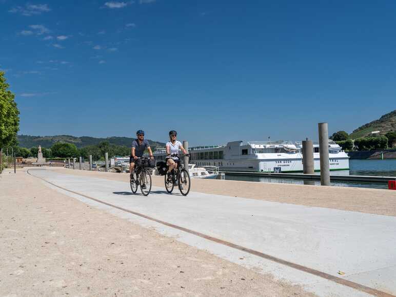 Cyclistes à Tournon-sur-Rhône