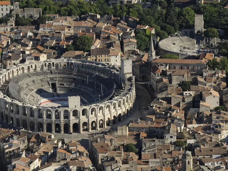 Arles en Provence, antique et contemporaine