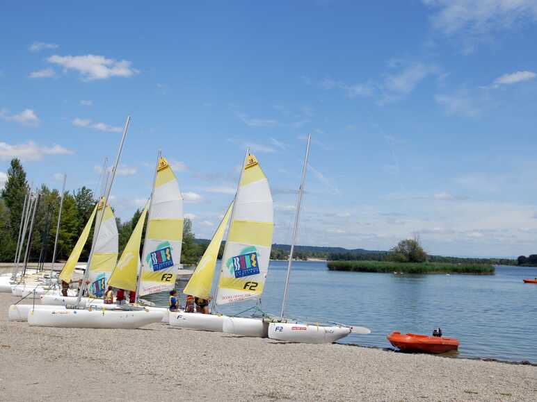 Au choix : Catamaran, planche à voile, Rafting !